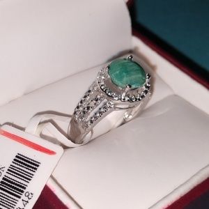 Emerald/Diamond ring